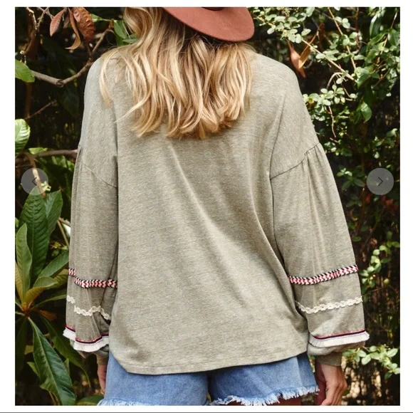 #16✨LAST ONE✨So Cute! Balloon Sleeves Loose Fit Chic Top - Picture 2 of 6